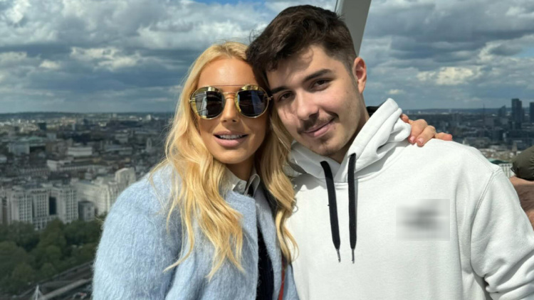 Η Έλενα Τσαβαλιά ποζάρει με τον γιο της στο Instagram