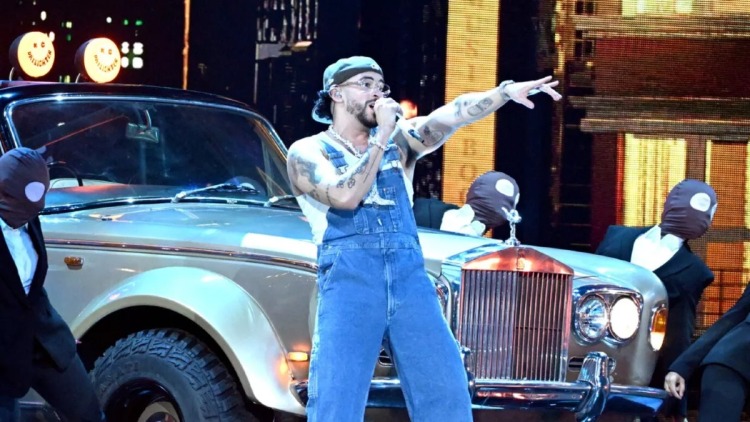 Πούλησε την Bugatti για τα μάτια μιας... Toyota Corolla
