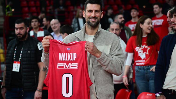 Ολυμπιακός: Πήρε τη φανέλα του Γουόκαπ ο Τζόκοβιτς, φωτογραφίες 