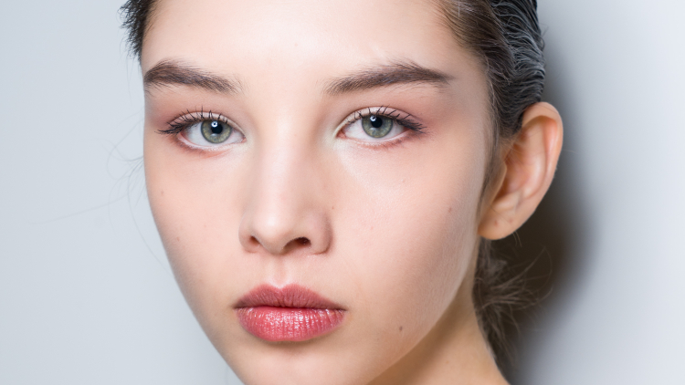 Πόσο συχνά πρέπει να κάνουμε απολέπιση στην επιδερμίδα μας;
