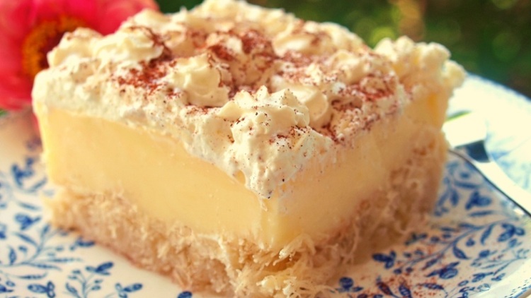 Εκμέκ κανταΐφι: Η νοσταλγία ενός διαχρονικού σιροπιαστού γλυκού (+συνταγή)