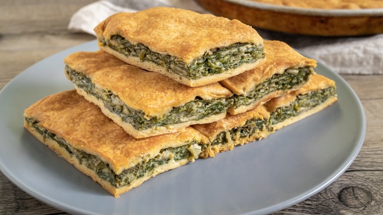 Μαγειρεύουμε με χόρτα του χειμώνα: 10 συνταγές με καυκαλήθρες και μυρώνια