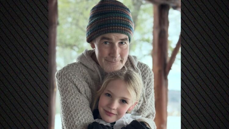 Τζέιμς Βαν Ντερ Μπικ: Η τελευταία συγκινητική ανάρτηση του ηθοποιού με την κόρη και τον πατέρα του δύο εβδομάδες πριν πεθάνει