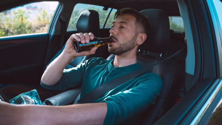 Μεθυσμένοι στο τιμόνι; Ξέρετε ότι το ασφαλιστήριο δεν σας καλύπτει;
