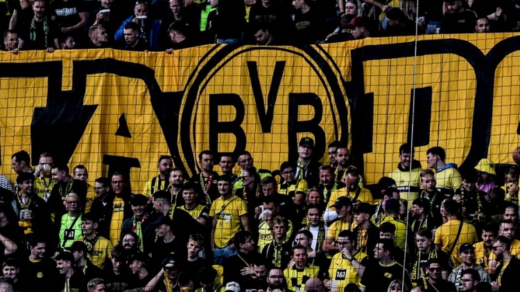 «Balls for Balls»: Η Ντόρτμουντ βάζει «γκολ» στον καρκίνο των όρχεων πριν το ματς με τη Μάιντς
