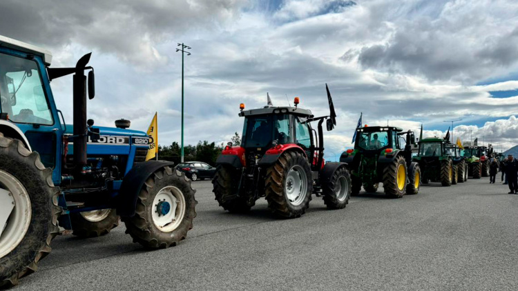 Live το αγροτικό συλλαλητήριο στο κέντρο της Αθήνας, τρακτέρ θα πάνε στο Σύνταγμα