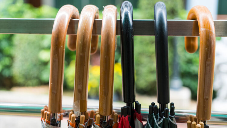 Οι καλύτερες χειροποίητες ομπρέλες στην Ευρώπη έχουν αληθινό στυλ