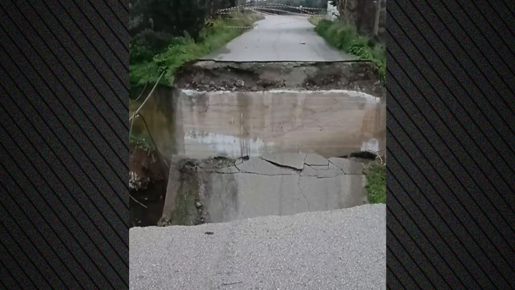 Πλημμύρες και μεγάλες καταστροφές από την κακοκαιρία στην Κρήτη, κατέρρευσε δρόμος στο Τυμπάκι - Δείτε βίντεο 
