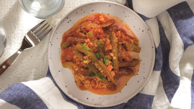 Φασολάκια στην κατσαρόλα με ξινόχοντρο και μαϊντανό
