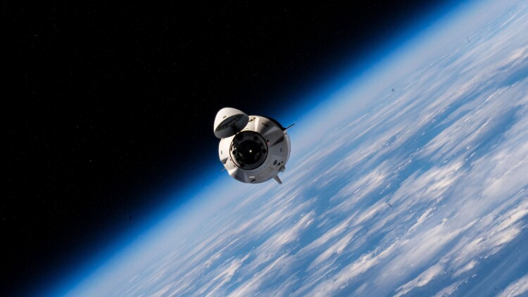 Επιστροφή σε πλήρη σύνθεση για τον Διεθνή Διαστημικό Σταθμό, καθ’ οδόν τέσσερις αστροναύτες με αποστολή της SpaceX 