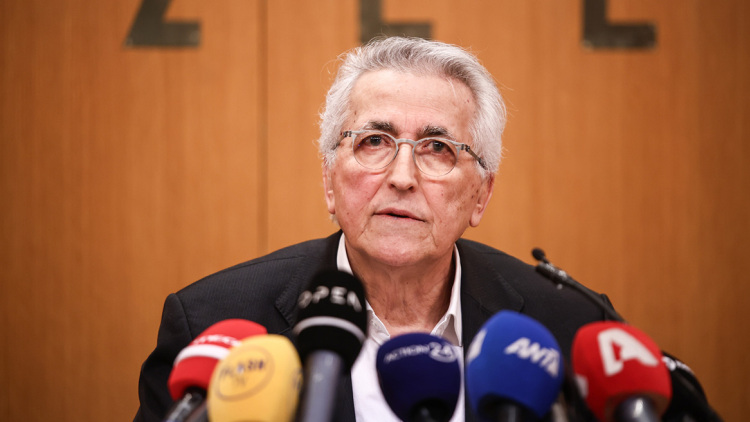 Το ΠΑΣΟΚ καλεί τον Παναγόπουλο να μην διεκδικήσει εκ νέου την ηγεσία της ΓΣΕΕ