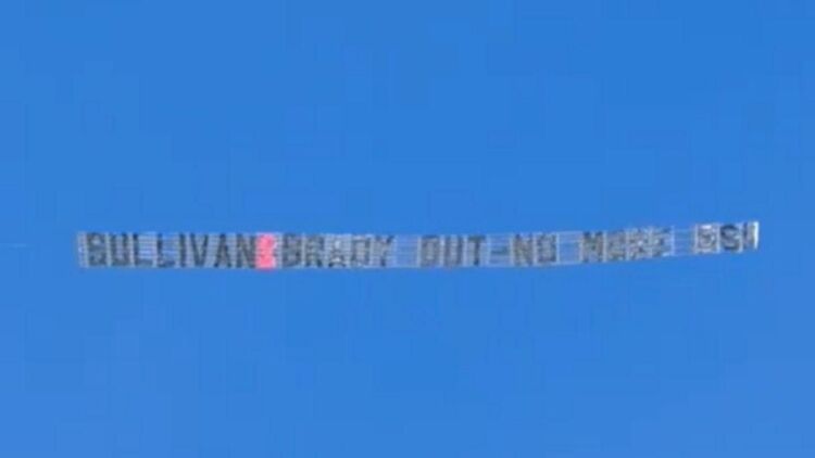 Οργή των οπαδών της Γουέστ Χαμ: Διαμαρτυρία κατά της διοίκησης με πανό σε αεροπλάνο, βίντεο
