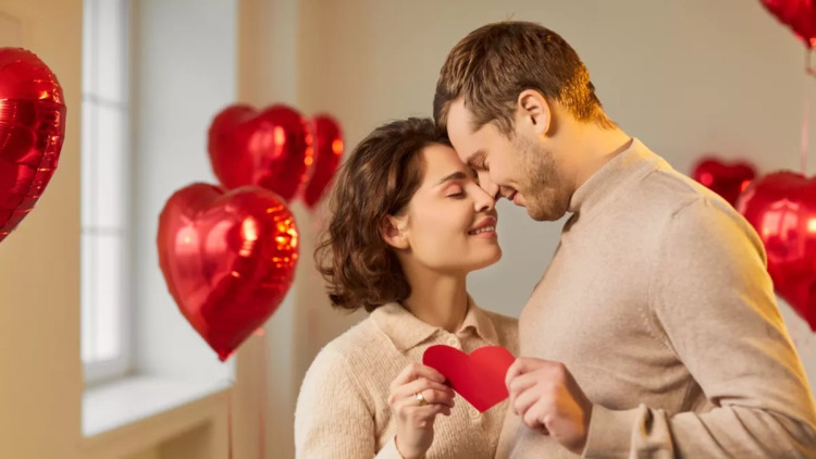 Η μέρα του Αγίου Βαλεντίνου δεν θα «σώσει» τη σχέση σας – Η θεωρία που εξηγεί τον λόγο
