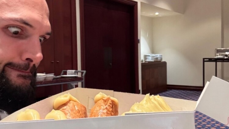 Ο Φουρνιέ γιόρτασε την ημέρα του Αγίου Βαλεντίνου με τρίγωνα Πανοράματος 