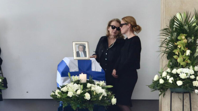 Σήμερα το τελευταίο αντίο στον Αναστάση Παπαληγούρα, στο Α' Νεκροταφείο η κηδεία, δείτε φωτογραφίες