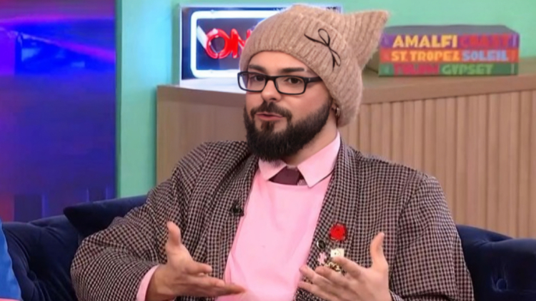 Akylas: Η ομοφοβική επίθεση στη Θεσσαλονίκη και οι οικονομικές δυσκολίες πριν από τη Eurovision