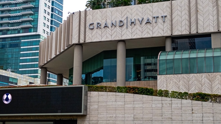 Παραιτήθηκε ο εκτελεστικός πρόεδρος του ξενοδοχειακού ομίλου Hyatt: Μετά τις αποκαλύψεις για επαφές του με τον Επστάιν