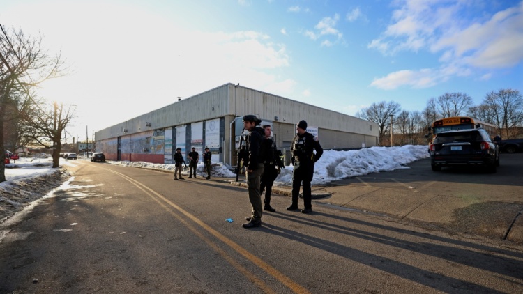 Τρεις νεκροί, ανάμεσά τους ο δράστης, από πυροβολισμούς σε γήπεδο χόκεϊ στο Ρόουντ Άιλαντ, δείτε βίντεο
