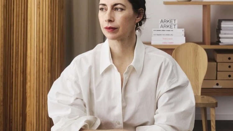 Πίσω από τη σκανδιναβική αισθητική του ARKET, η Ella Soccorsi ψάχνει την όμορφη πρακτικότητα
