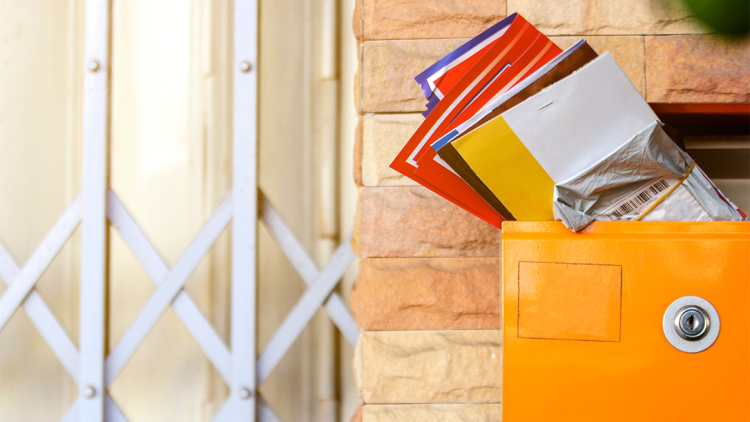 Αν βρεις ένα λευκό χαρτί στο γραμματοκιβώτιο, μην το αγνοήσεις: Μπορεί να μην είναι τυχαίο