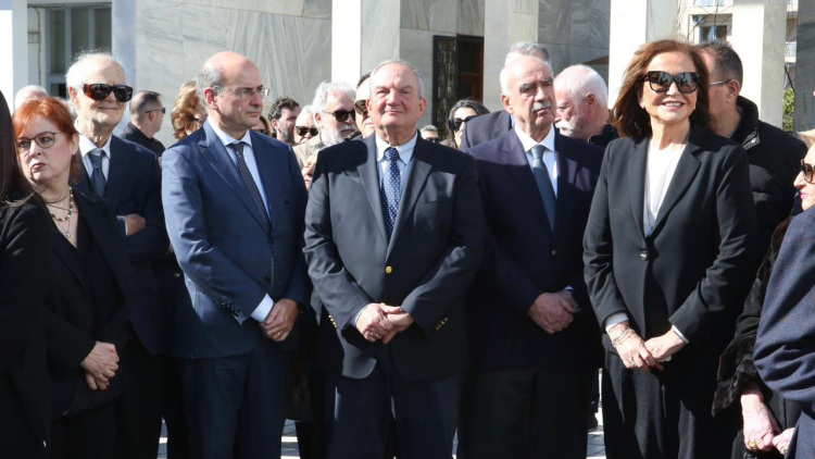 Άννα Ψαρούδα-Μπενάκη: Με χειροκροτήματα το «αντίο», δείτε βίντεο και φωτογραφίες
