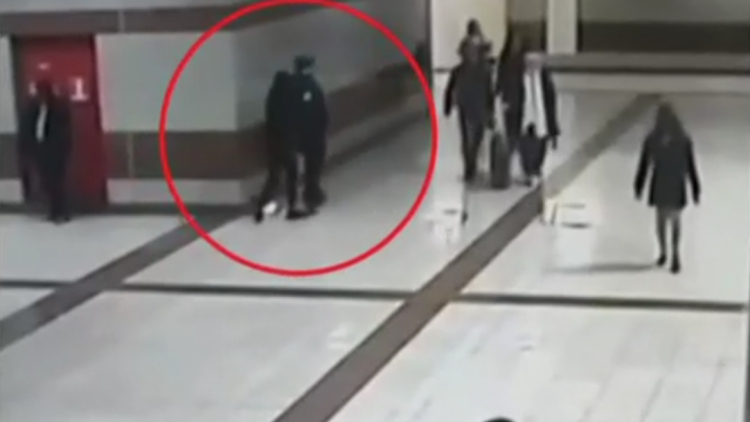 Βίντεο από τη δράση των μυστικών αστυνομικών σε μετρό και λεωφορεία για πορτοφολάδες
