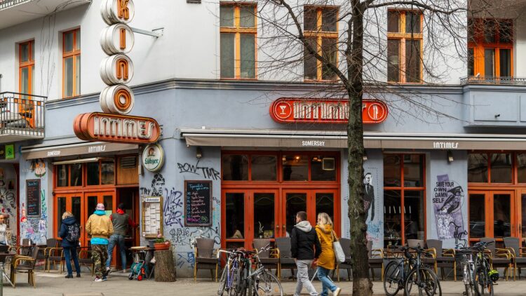 8 ευρωπαϊκές πόλεις που αξίζει να τις περπατήσετε
