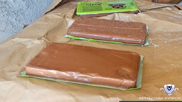 Κύπρος: Εντοπίστηκε γιάφκα με 220 κιλά κοκαΐνης και κάνναβης, κατασχέθηκαν όπλα και εκρηκτικά, αξίας άνω των 7 εκατ. ευρώ