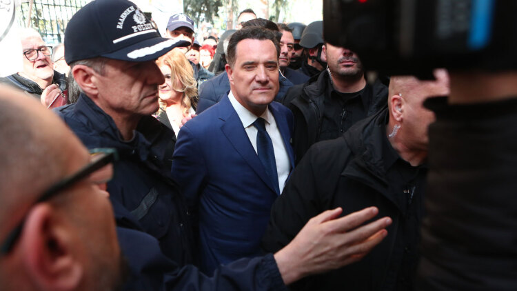 Γεωργιάδης για τα επεισόδια στη Νίκαια: Θα με είχαν σκοτώσει χωρίς τα ΜΑΤ

