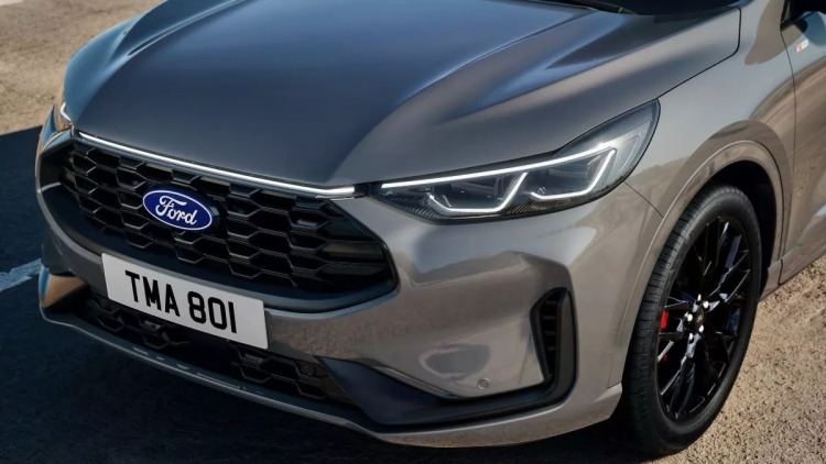 Ford: Τα φώτα Matrix LED κάνουν τη νύχτα μέρα