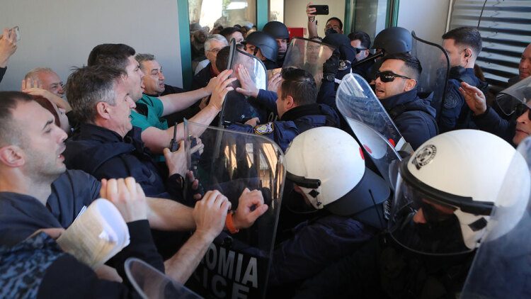 Παγώνη για τα επεισόδια στο Γενικό Κρατικό Νίκαιας: Δεν είναι συνδικαλισμός να φτύνεις και να επιτίθεσαι με τη στολή του γιατρού