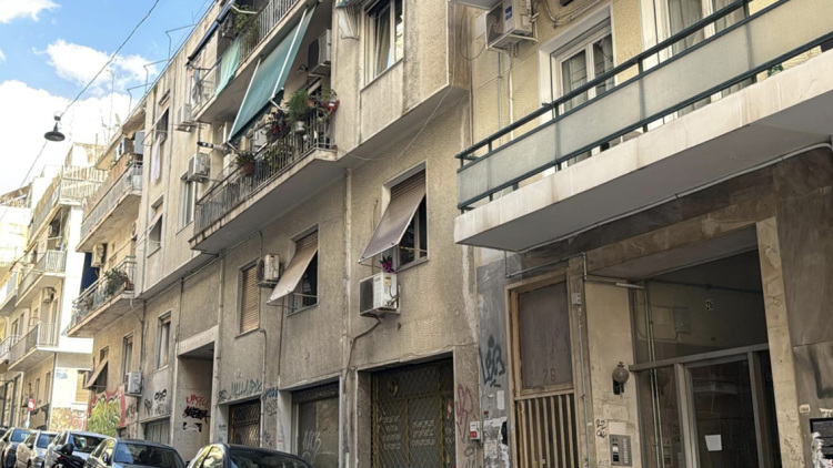 Σεξουαλική επίθεση σε 25χρονη ΑΜΕΑ στην Κυψέλη: Η μητέρα είδε στην κάμερα την κακοποίηση, κυνήγησε τον δράστη με μαχαίρι