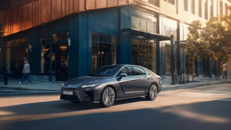 Ιδού το νέο Lexus ES - Πότε θα το δούμε στην Ελλάδα;
