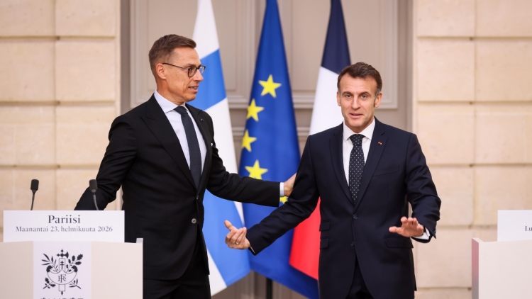 O Μακρόν κάλεσε την EΕ να εγκρίνει το 20ό πακέτο κυρώσεων κατά της Μόσχας: «Θα συνεχίσουμε να αυξάνουμε την πίεση»