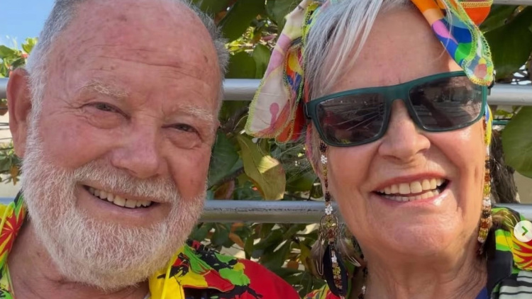 Το ζευγάρι που στα 80 του γίνεται πρωτοσέλιδο σε όλο τον κόσμο: «Η ηλικία δεν είναι εμπόδιο»