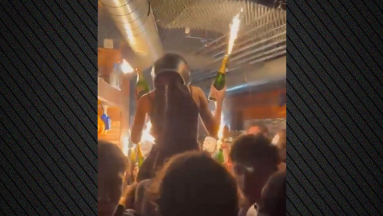 Νέο βίντεο από τη στιγμή που αρπάζει φωτιά η οροφή του μπαρ στο Κραν Μοντανά: «Πανικοβλήθηκα όταν είδα τις φλόγες», είπε η ιδιοκτήτρια