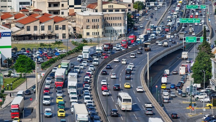 Κίνηση στους δρόμους: Σύγκρουση τριών οχημάτων στον Κηφισό, στο «κόκκινο» το ρεύμα προς Λαμία