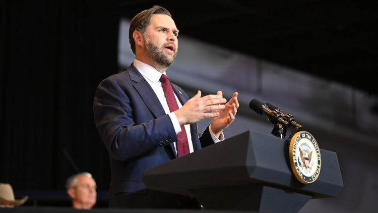 Βανς: Ο Τραμπ προτιμά μια διπλωματική λύση με το Ιράν