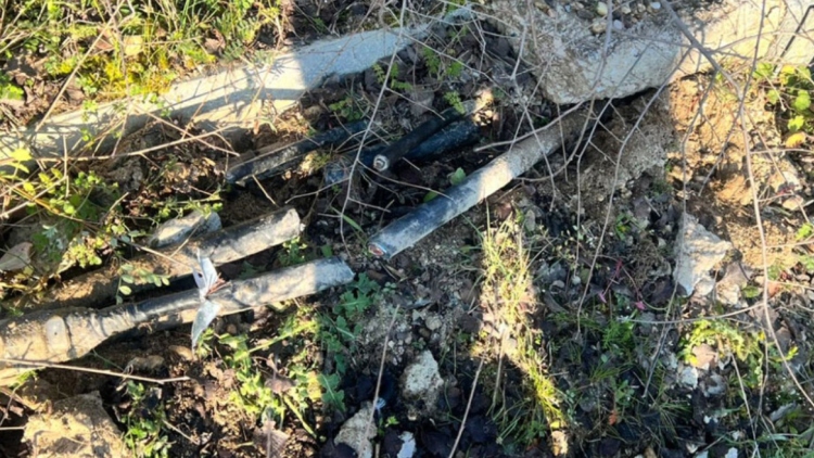 Δολιοφθορά στην τηλεδιοίκηση της γραμμής Αθήνα-Θεσσαλονίκη: Έσπασαν το τσιμέντο, αλλά δεν πήραν τα καλώδια