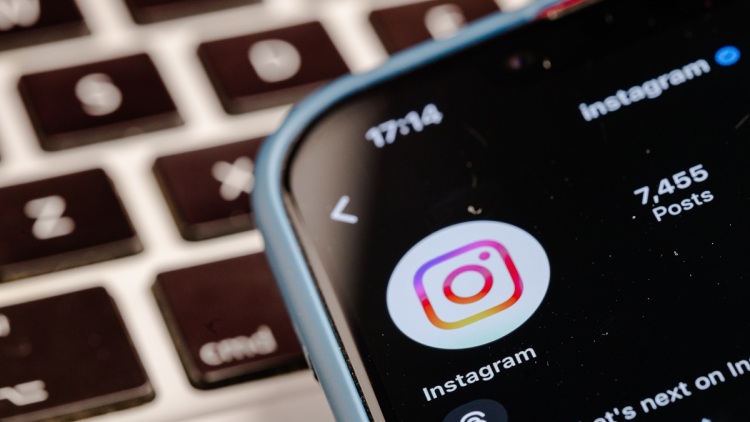 Το Instagram θα ειδοποιεί τους γονείς εάν έφηβοι αναζητούν περιεχόμενο σχετικό με αυτοκτονία σε ΗΠΑ, Βρετανία, Αυστραλία και Καναδά