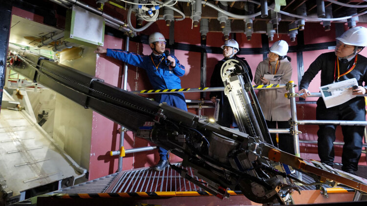 Ένα ρομπότ με μορφή φιδιού θα αποσύρει ραδιενεργά συντρίμμια στη Φουκουσίμα