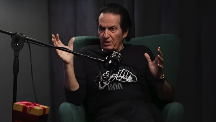 Πασχάλης για Σάκη Ρουβά: Μπορεί να συγκριθεί με τη δική μου πορεία ως σούπερ σταρ, έχω τα πρωτεία του δημιουργού της ποπ