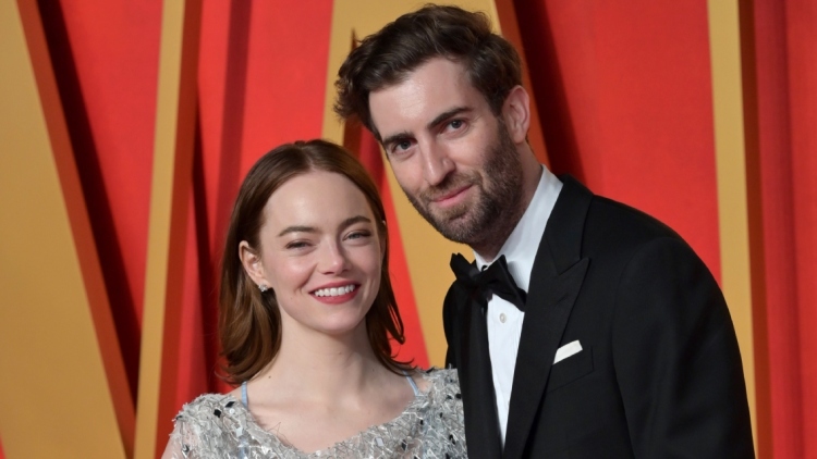 Έμα Στόουν: Ο σύζυγός της θα τη σκηνοθετήσει σε ρομαντική κομεντί
