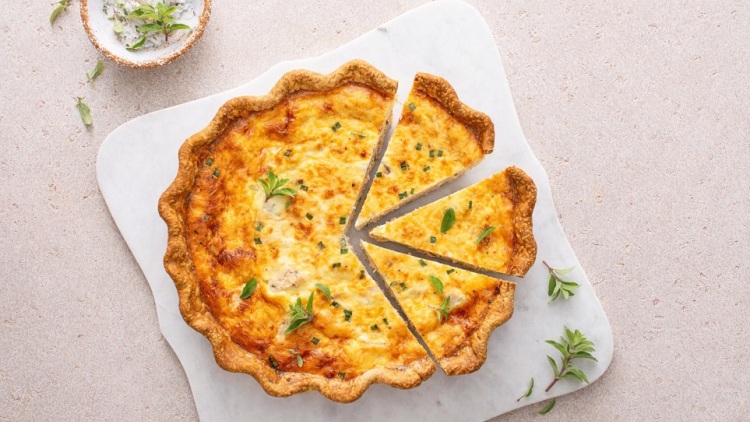 Τα ρετρό που αγαπάμε: Ροσμπίφ, σουφλέ και πάστα φλώρα – Ένα πλήρες μενού για όλο το Σαββατοκύριακο