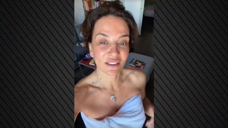 Δήμητρα Ματσούκα: Τυλιγμένη με την πετσέτα της στο Παρίσι, δείτε βίντεο