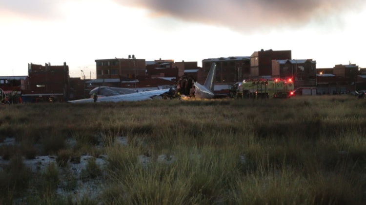 Συντριβή μεταγωγικού στη Βολιβία: Αναφορές για μεταφορά ξένου νομίσματος και απόπειρα λεηλασίας, δείτε βίντεο 