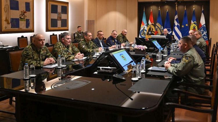 Έκτακτη σύσκεψη στο Υπουργείο Άμυνας για τις εξελίξεις στο Ιράν: Η Σούδα, οι Patriot και η... «Υδρα»