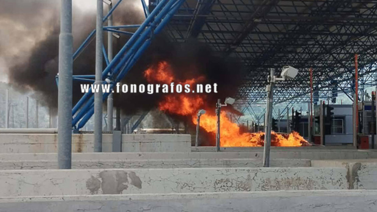 Αυτοκίνητο τυλίχτηκε στις φλόγες στα διόδια της Τραγάνας
