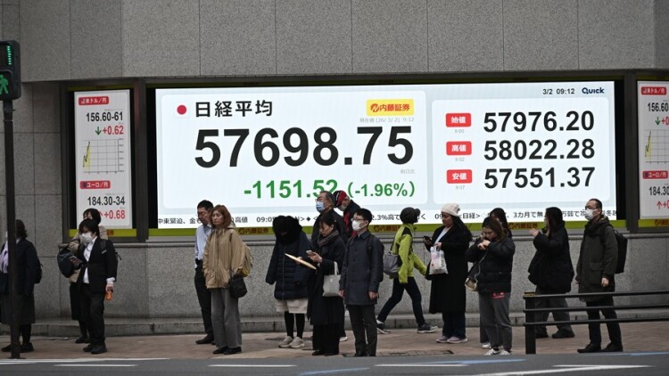 Διπλή εικόνα στις αγορές της Ασίας με απώλειες σε Ιαπωνία και κέρδη στην Κίνα, ποιες μετοχές πλήττονται και ποιες εκτοξεύονται