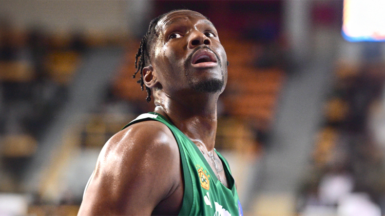 Η ιστορία του Νάιτζελ Χέιζ-Ντέιβις: Από τα εργοστάσια της Chrysler στα φώτα των τελικών, τα δύσκολα παιδικά χρόνια, η σχέση με τον πατριό του